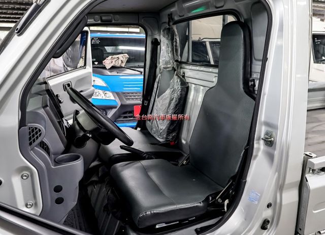 框式 只跑6.3萬 全車原鈑件 ABS TCS 雙安 附全額發票 可全貸!  第7張相片