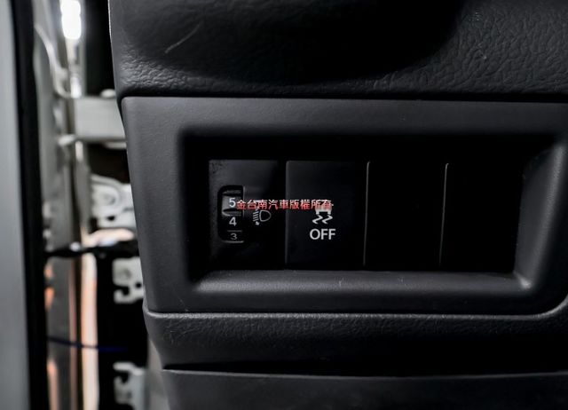 框式 只跑6.3萬 全車原鈑件 ABS TCS 雙安 附全額發票 可全貸!  第8張相片