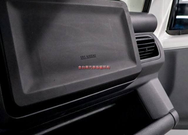 框式 只跑6.3萬 全車原鈑件 ABS TCS 雙安 附全額發票 可全貸!  第14張相片