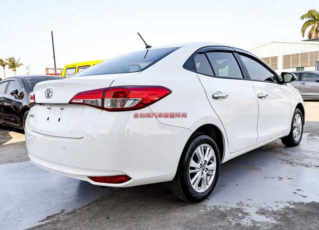 經典影音特仕版✓只跑4.3萬✓里程保證✓倒車顯影✓原廠NAVI✓前後雙雷達✓TCS✓可全貸✓不用殺價就很便宜✓  第3張相片