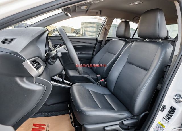 經典影音特仕版✓只跑4.3萬✓里程保證✓倒車顯影✓原廠NAVI✓前後雙雷達✓TCS✓可全貸✓不用殺價就很便宜✓  第10張相片