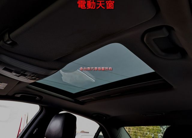 E200 只跑16萬 全車原鈑件 天窗 定速 雙區恆溫 記憶椅 倒車顯影 ABS 循跡防滑 可全貸!  第11張相片