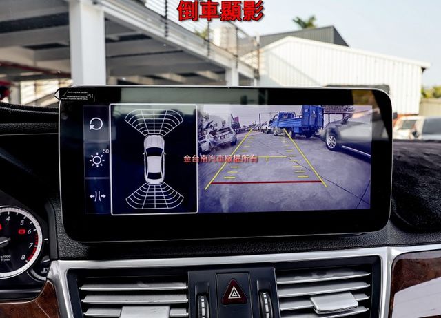 E200 只跑16萬 全車原鈑件 天窗 定速 雙區恆溫 記憶椅 倒車顯影 ABS 循跡防滑 可全貸!  第16張相片