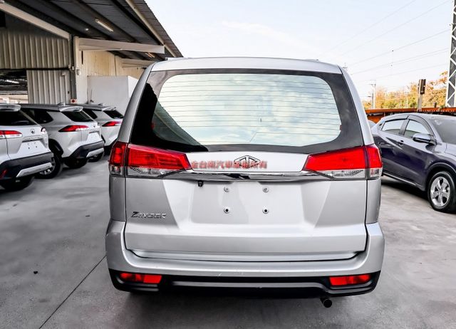 一手車 只跑4.9萬 全車原鈑件 循跡防滑 倒車顯影 ABS 雙安 里程保證 附全額發票 可全貸!  第3張相片