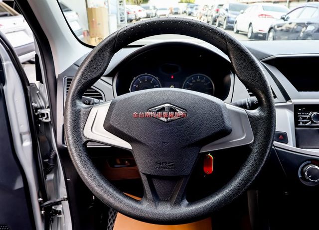 一手車 只跑4.9萬 全車原鈑件 循跡防滑 倒車顯影 ABS 雙安 里程保證 附全額發票 可全貸!  第12張相片