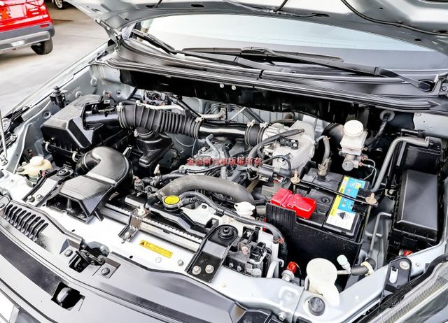 一手車 只跑4.9萬 全車原鈑件 循跡防滑 倒車顯影 ABS 雙安 里程保證 附全額發票 可全貸!  第20張相片