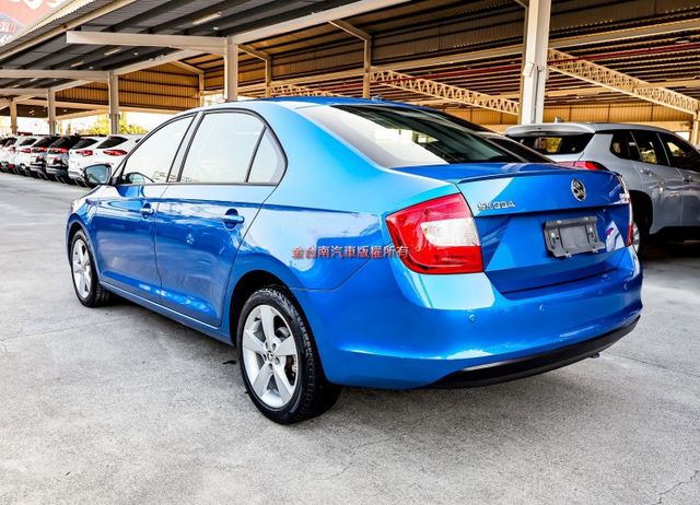 五門斜背 原廠保養 只跑5.8萬 一年只跑5800km 循跡防滑 ABS 六安 里程保證 可全貸!  第2張相片