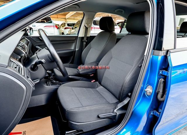 五門斜背 原廠保養 只跑5.8萬 一年只跑5800km 循跡防滑 ABS 六安 里程保證 可全貸!  第8張相片