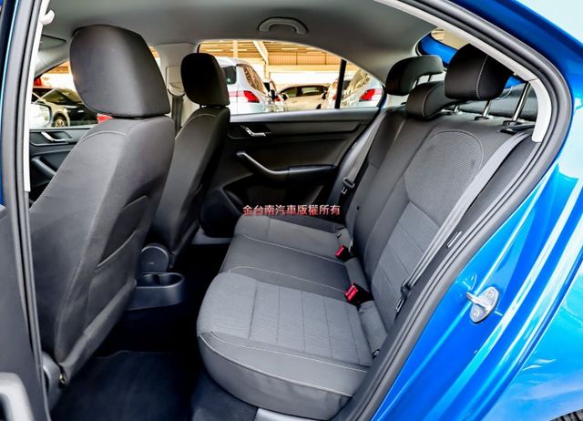 五門斜背 原廠保養 只跑5.8萬 一年只跑5800km 循跡防滑 ABS 六安 里程保證 可全貸!  第9張相片