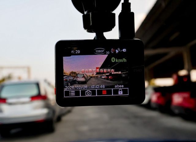 五門斜背 原廠保養 只跑5.8萬 一年只跑5800km 循跡防滑 ABS 六安 里程保證 可全貸!  第14張相片