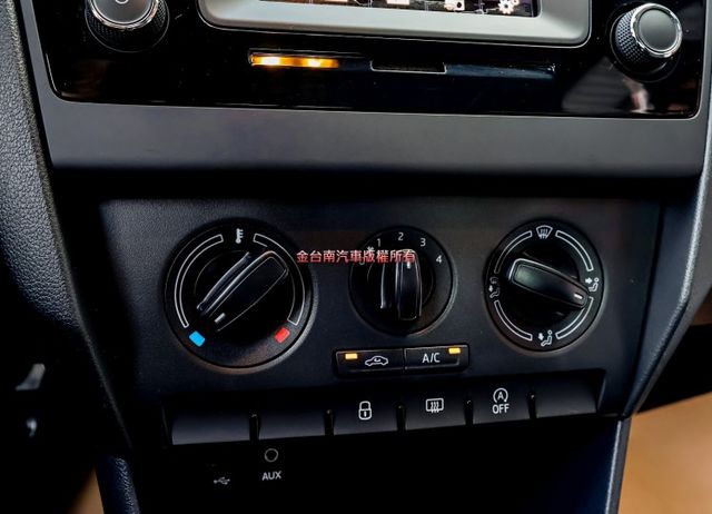 五門斜背 原廠保養 只跑5.8萬 一年只跑5800km 循跡防滑 ABS 六安 里程保證 可全貸!  第16張相片