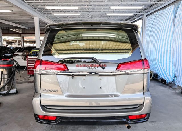 精緻型✓一手只跑1.6萬✓全車原板件如新✓中冷✓定速✓倒車顯影✓TCS✓雙安✓可全貸✓不用殺價就很便宜✓  第3張相片