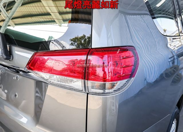 精緻型✓一手只跑1.6萬✓全車原板件如新✓中冷✓定速✓倒車顯影✓TCS✓雙安✓可全貸✓不用殺價就很便宜✓  第8張相片