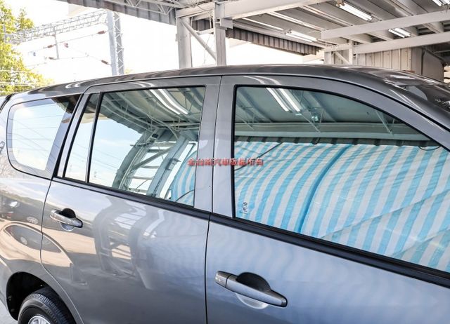 精緻型✓一手只跑1.6萬✓全車原板件如新✓中冷✓定速✓倒車顯影✓TCS✓雙安✓可全貸✓不用殺價就很便宜✓  第9張相片