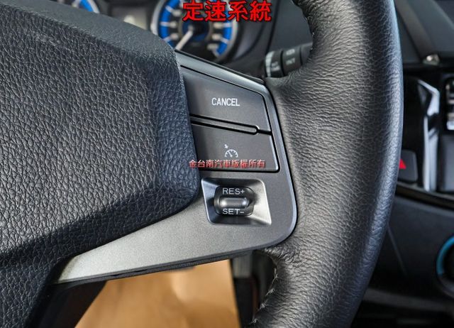 精緻型✓一手只跑1.6萬✓全車原板件如新✓中冷✓定速✓倒車顯影✓TCS✓雙安✓可全貸✓不用殺價就很便宜✓  第18張相片