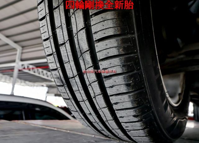 四輪剛換全新胎✓旗艦版✓一手✓iKEY✓盲點✓恆溫✓抬頭顯示器✓中控螢幕✓收折後視鏡✓里程保證✓可全貸✓  第7張相片