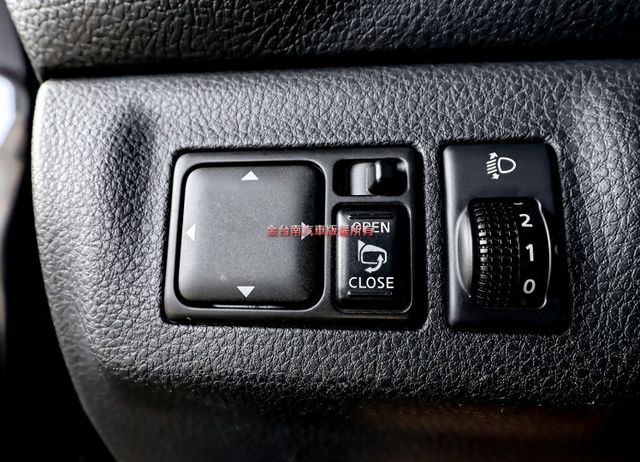 四輪剛換全新胎✓旗艦版✓一手✓iKEY✓盲點✓恆溫✓抬頭顯示器✓中控螢幕✓收折後視鏡✓里程保證✓可全貸✓  第11張相片