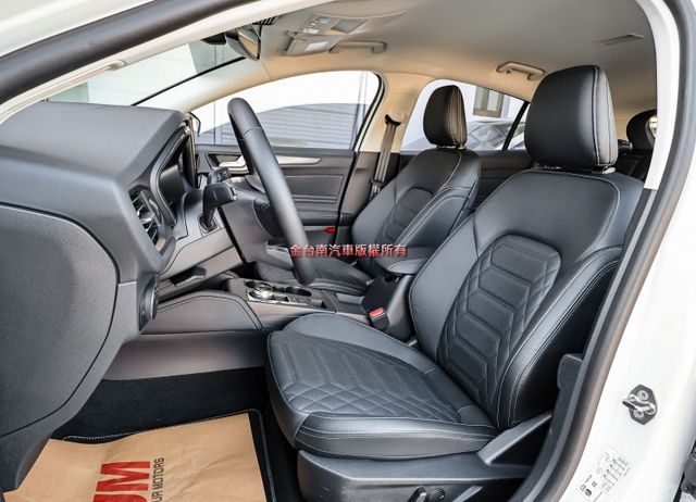 ACTIVE✓25年8月領牌✓一手只跑3千✓全車原板件✓根本新車✓電動椅✓B&O音響✓HUD✓LV2✓車載系統✓可全貸✓  第8張相片