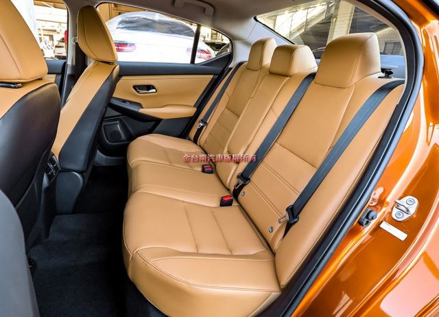 尊爵智駕版✓9月領牌✓全新領牌車✓iKEY遙控啟動✓環景✓ACC✓AEB✓車道偏離✓車載系統✓全車六安✓可全貸✓  第9張相片