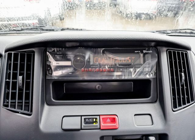 不二價✓全新領牌車✓框式✓自排✓雙安✓循跡防滑✓ABS✓LED頭燈✓附全額發票✓可全貸✓  第6張相片