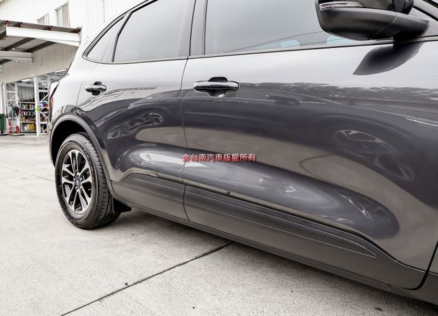 22年式✓12月出廠✓小改款✓一手車✓只跑2.5萬✓原鈑件✓電動椅✓ACC✓AEB✓車道偏離✓衛星導航✓車載系統✓  第6張相片