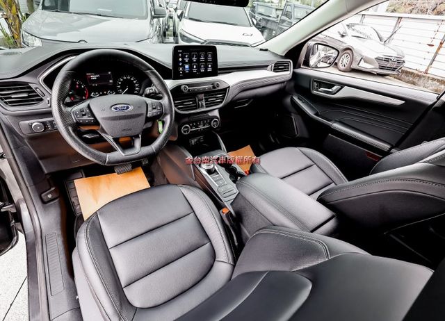 22年式✓12月出廠✓小改款✓一手車✓只跑2.5萬✓原鈑件✓電動椅✓ACC✓AEB✓車道偏離✓衛星導航✓車載系統✓  第10張相片