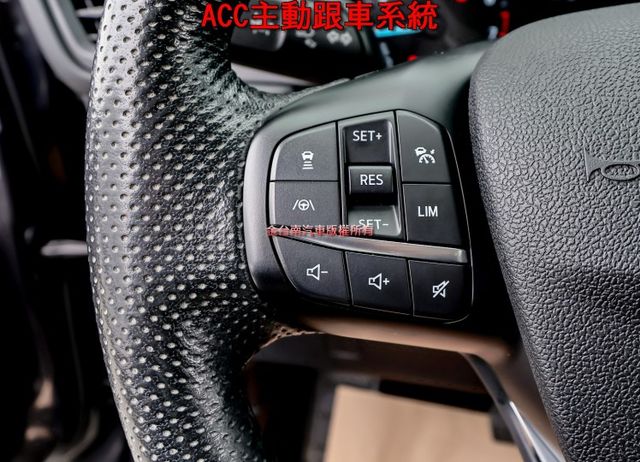 22年式✓12月出廠✓小改款✓一手車✓只跑2.5萬✓原鈑件✓電動椅✓ACC✓AEB✓車道偏離✓衛星導航✓車載系統✓  第12張相片