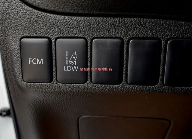 24年式✓23/12出廠✓一手車✓只跑4.3萬✓全車原鈑件✓ACC✓AEB✓車道偏離✓衛星導航✓恆溫✓可全貸!  第11張相片
