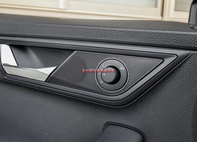 1.2渦輪頂級版✓一手只跑2.5萬✓原廠保養✓車況超好✓iKEY✓全車六安✓TCS✓定速✓倒車顯影✓可全貸✓  第10張相片