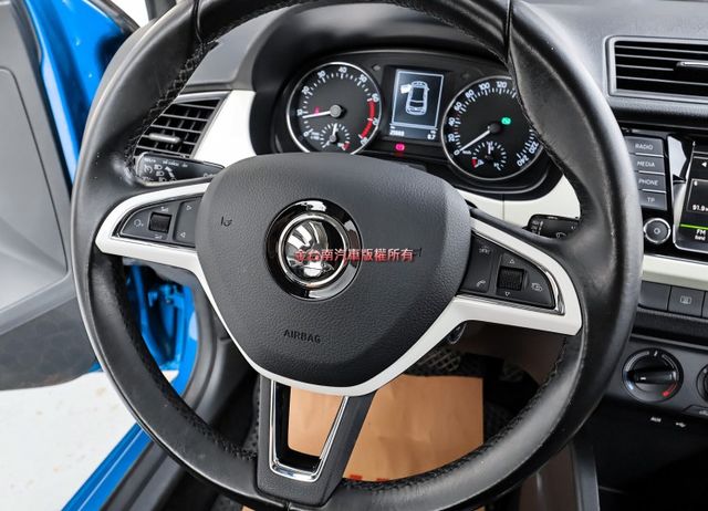 1.2渦輪頂級版✓一手只跑2.5萬✓原廠保養✓車況超好✓iKEY✓全車六安✓TCS✓定速✓倒車顯影✓可全貸✓  第11張相片