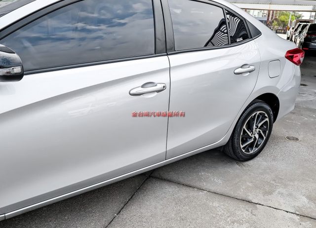 全車九安✓經典版✓TCS✓藍牙音響✓鋁圈✓代步好選擇✓少跑里程保證✓車況超好✓可全貸✓不用殺價就很便宜✓  第9張相片