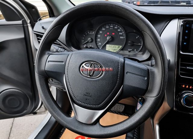 全車九安✓經典版✓TCS✓藍牙音響✓鋁圈✓代步好選擇✓少跑里程保證✓車況超好✓可全貸✓不用殺價就很便宜✓  第15張相片