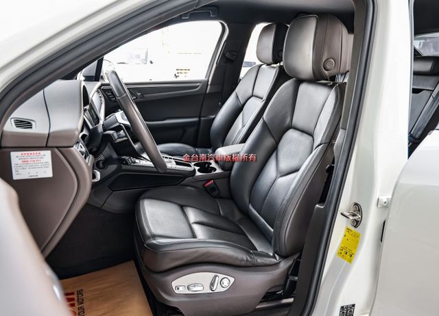 多項選配✓跑6.7萬✓原廠保養✓原板件✓計時套件✓14向記憶椅✓PASM✓BOSE✓環景✓ACC✓AEB✓免鑰匙✓  第8張相片