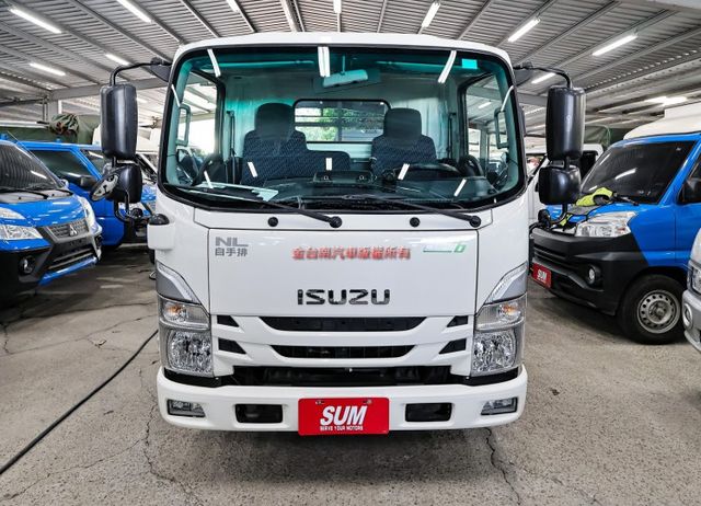 原裝進口✓自手排✓車道偏離✓自動剎車✓視野輔助✓原廠保養✓全車原板件✓附全額發票✓事業打拼好幫手✓可全貸✓  第6張相片