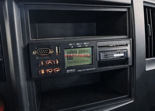 原裝進口✓自手排✓車道偏離✓自動剎車✓視野輔助✓原廠保養✓全車原板件✓附全額發票✓事業打拼好幫手✓可全貸✓  第13張相片