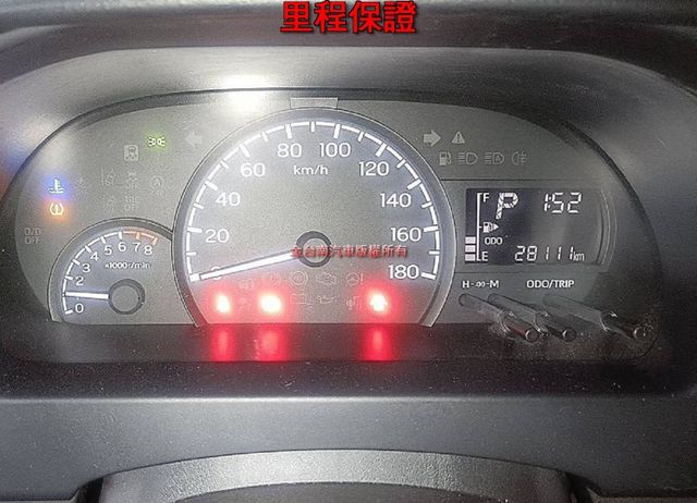 自排✓篷式✓三面開帆布✓只跑2.8萬✓全車原板件✓ABS✓TCS✓附全額發票✓可全貸✓事業打拼好幫手✓  第11張相片