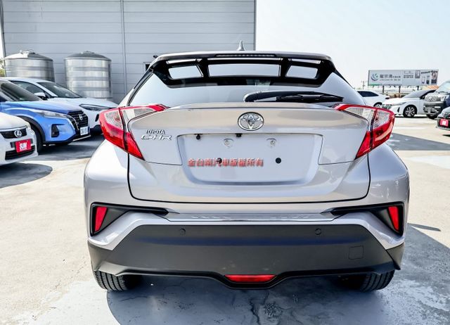 18年式1月領牌✓豪華版✓市場稀有里程✓僅跑1.7萬✓原鈑件 iKEY✓定速✓雙電熱椅✓衛星導航✓HUD✓車側警示燈✓  第3張相片