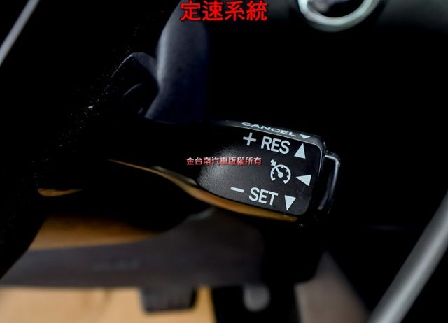 18年式1月領牌✓豪華版✓市場稀有里程✓僅跑1.7萬✓原鈑件 iKEY✓定速✓雙電熱椅✓衛星導航✓HUD✓車側警示燈✓  第12張相片