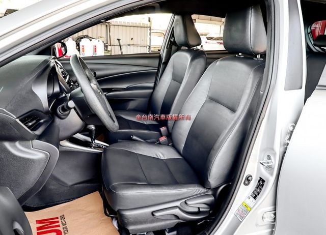 原廠保固中✓九安✓原廠保養✓一手車✓只跑4萬✓全車原鈑件✓ABS✓循跡防滑✓倒車顯影✓里程保證✓  第6張相片