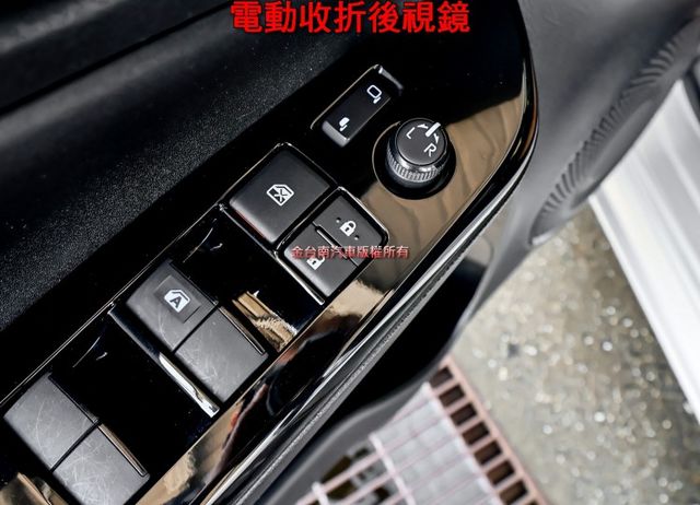 原廠保固中✓九安✓原廠保養✓一手車✓只跑4萬✓全車原鈑件✓ABS✓循跡防滑✓倒車顯影✓里程保證✓  第8張相片