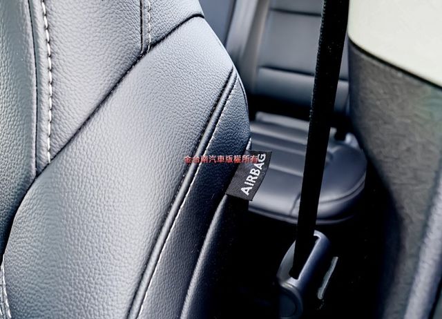 22年式✓21/12出廠✓小改✓一手車✓只跑6.3萬✓原鈑件✓電動椅✓ACC✓AEB✓車道偏離✓LED尾燈✓可全貸!  第19張相片