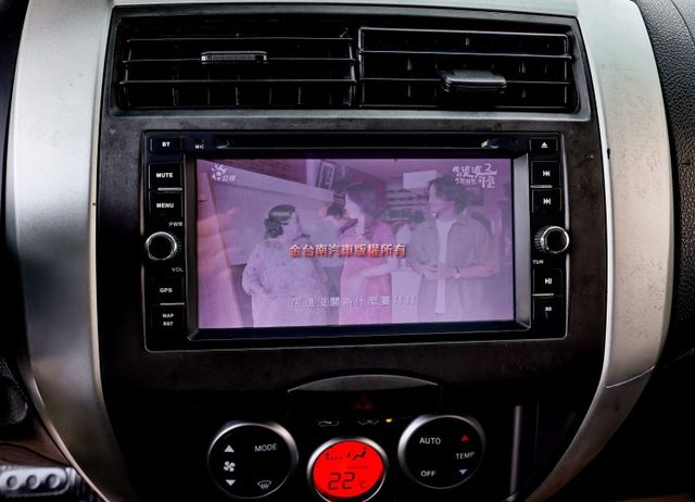 豪華版✓恆溫✓ABS✓雙安✓車頂置物架✓衛星導航✓倒車顯影✓里程保證✓可全貸✓  第17張相片