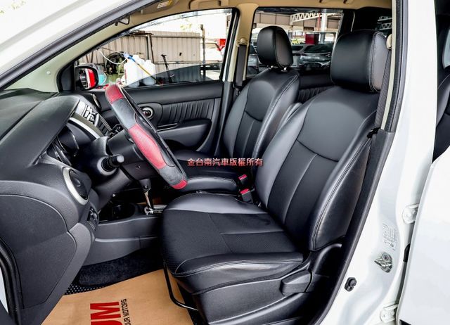 行家皮椅版✓一手車✓只跑3.5萬✓影音✓衛星導航✓倒車顯影✓盲點✓ABS✓雙安✓可全貸!  第7張相片