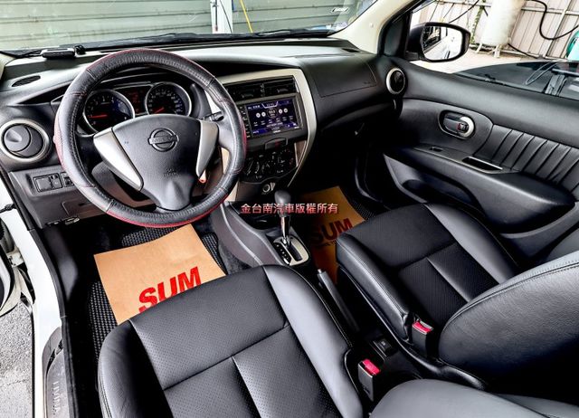 行家皮椅版✓一手車✓只跑3.5萬✓影音✓衛星導航✓倒車顯影✓盲點✓ABS✓雙安✓可全貸!  第9張相片