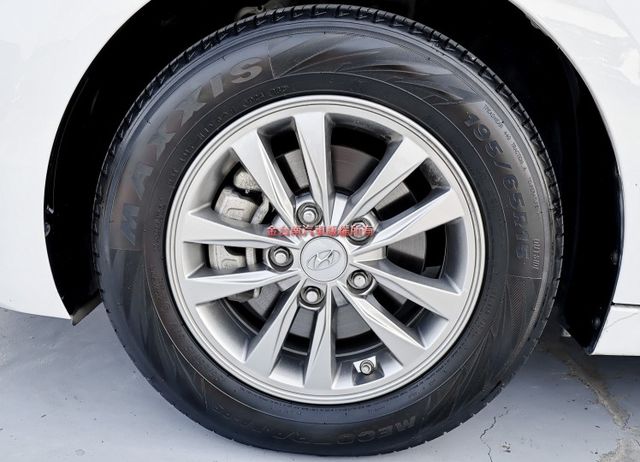 代步通勤好選擇✓一手車少跑里程保證✓原廠保養✓全車原板件✓藍牙音響✓TCS✓全車六安✓可全貸✓不用殺價就很便宜✓  第9張相片