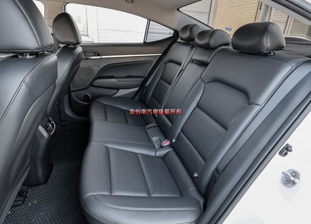 代步通勤好選擇✓一手車少跑里程保證✓原廠保養✓全車原板件✓藍牙音響✓TCS✓全車六安✓可全貸✓不用殺價就很便宜✓  第11張相片