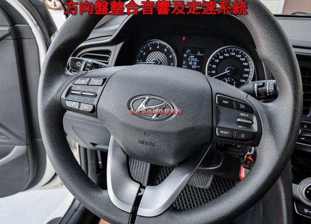 代步通勤好選擇✓一手車少跑里程保證✓原廠保養✓全車原板件✓藍牙音響✓TCS✓全車六安✓可全貸✓不用殺價就很便宜✓  第14張相片