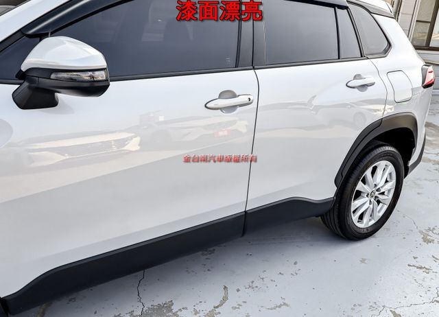 汽油版✓一手只跑1.9萬✓原廠保養✓全車原板件✓NAVI✓ACC✓AEB✓車道維持✓倒車顯影✓可全貸✓不用殺價就很便宜✓  第6張相片