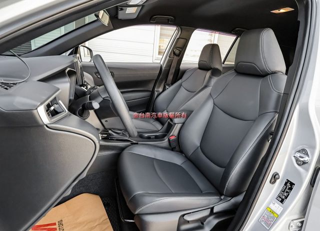 汽油版✓一手只跑1.9萬✓原廠保養✓全車原板件✓NAVI✓ACC✓AEB✓車道維持✓倒車顯影✓可全貸✓不用殺價就很便宜✓  第8張相片