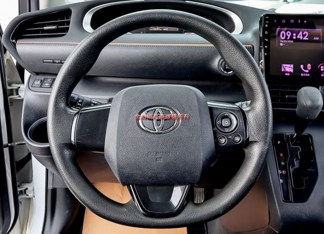 經典+版✓AEB✓車道偏離✓六安✓一手車✓影音✓倒車顯影✓ABS✓循跡防滑✓里程保證✓可全貸✓  第13張相片